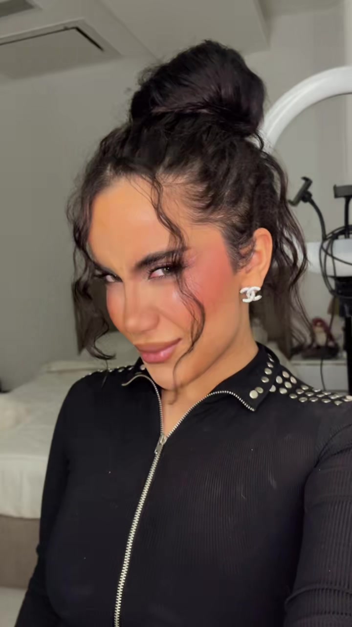 @Elisa Mazarei