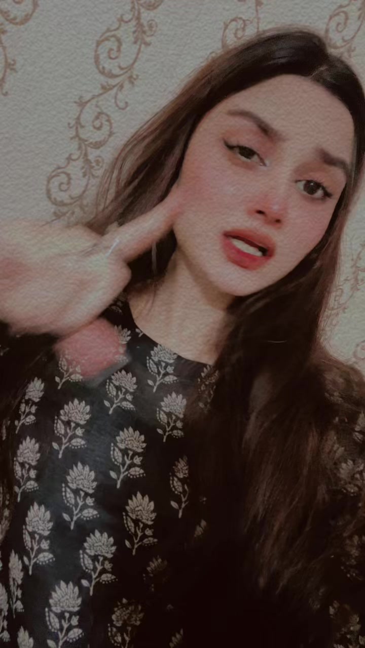 @Emaan🕊️✨
