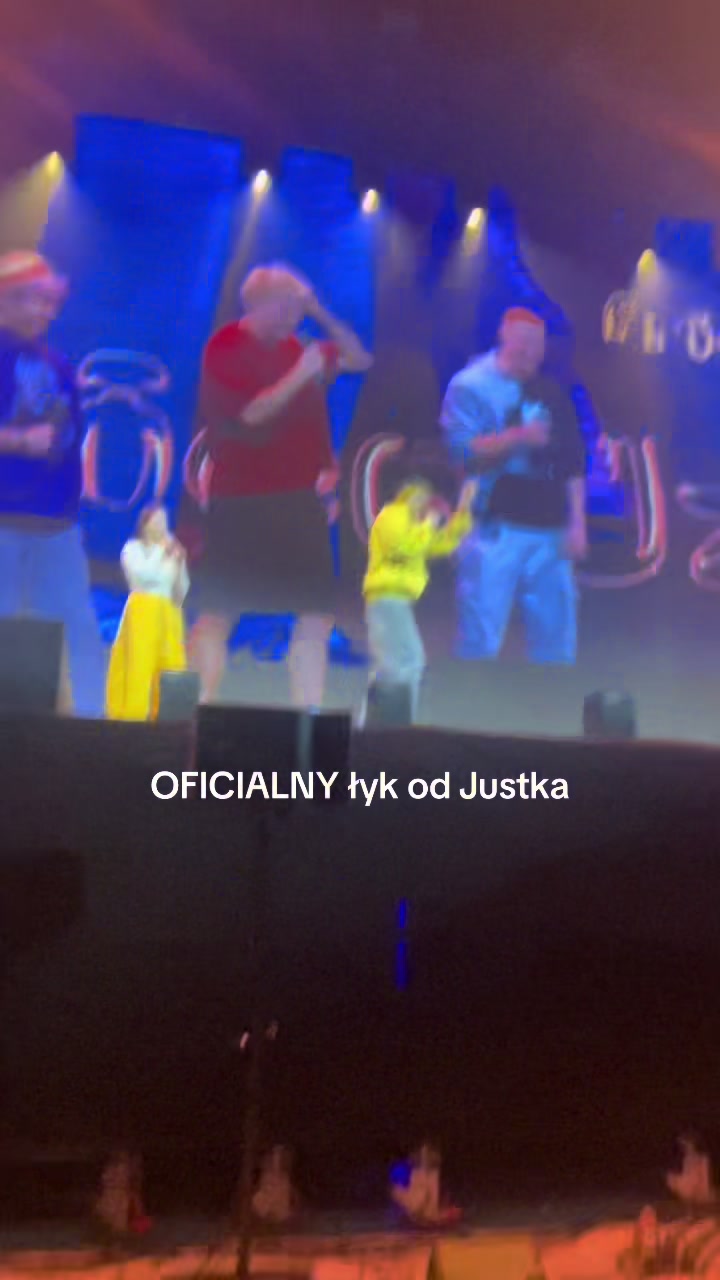 @Oliwia//Justek~Daj Åyka
