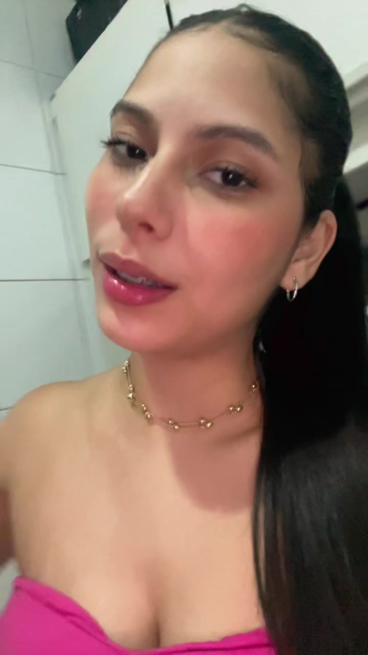 @May Alves