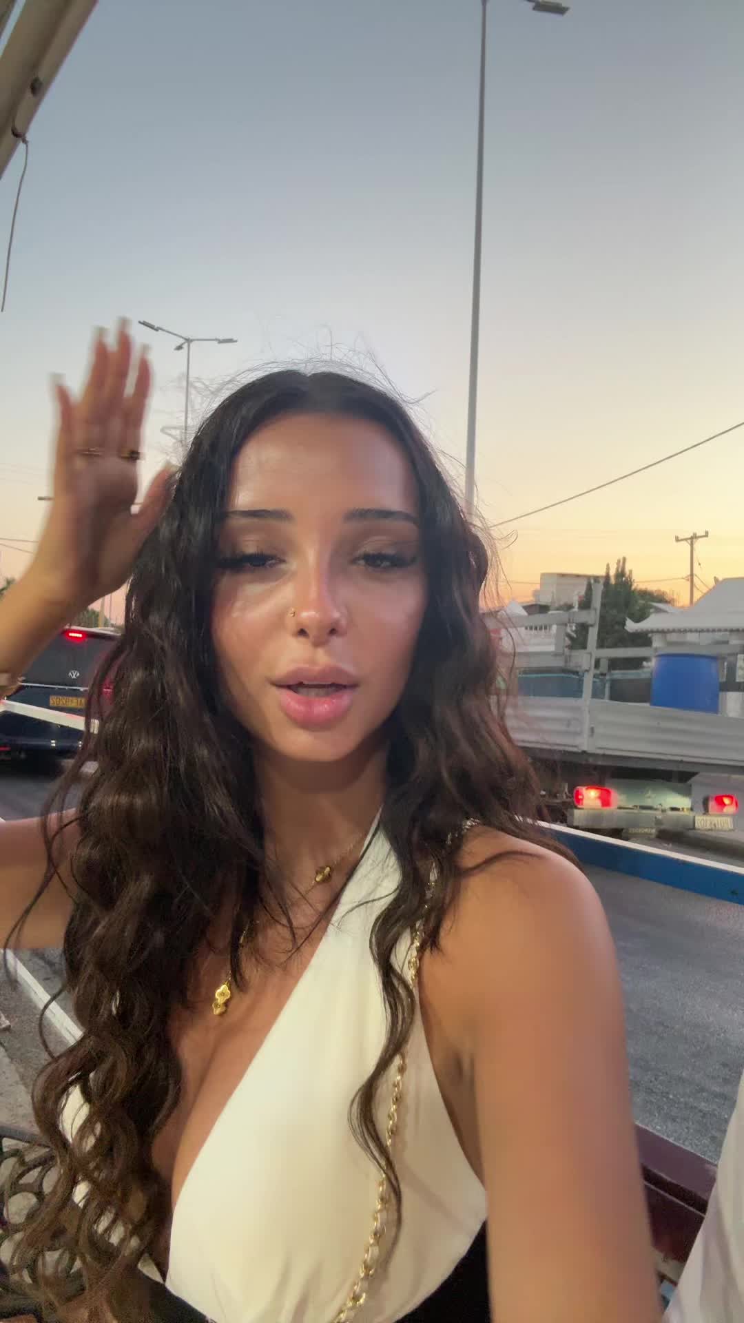 @elissa