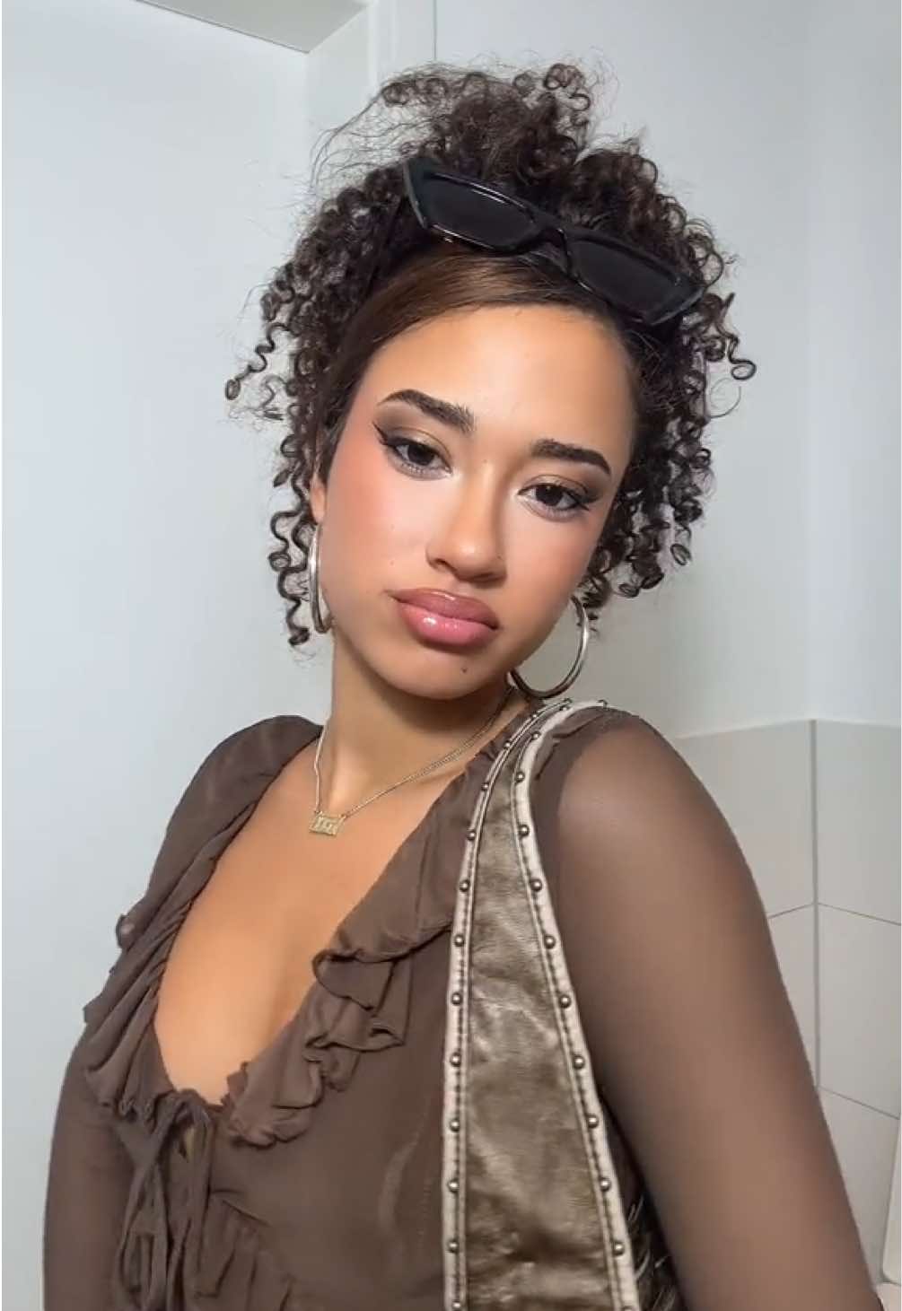 @𝑉𝑖𝑘𝑎