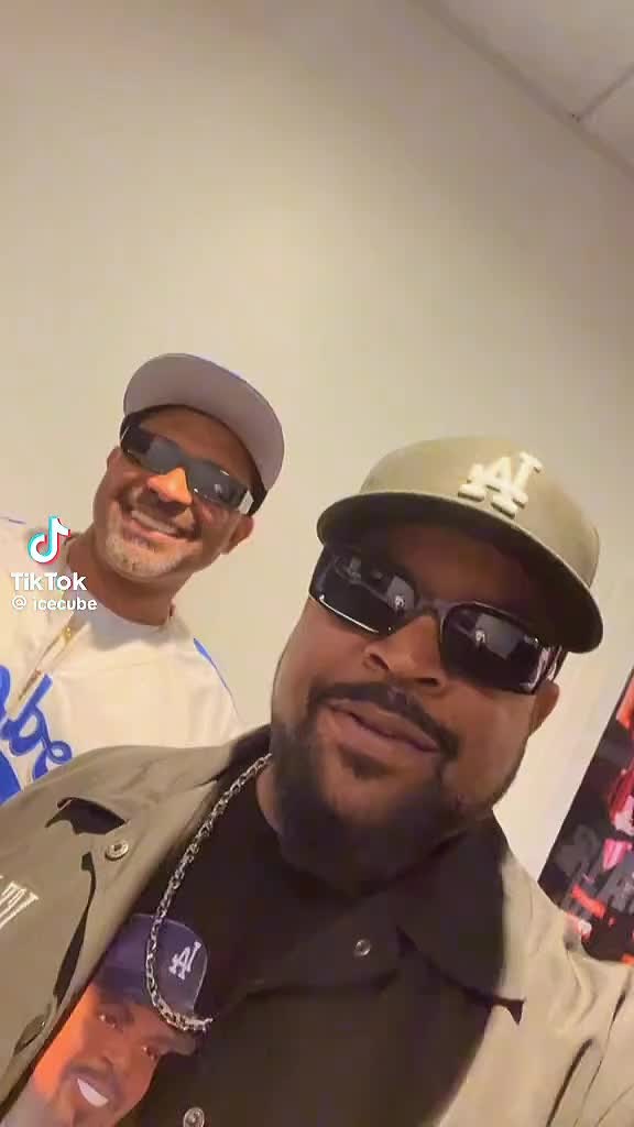 @Murk