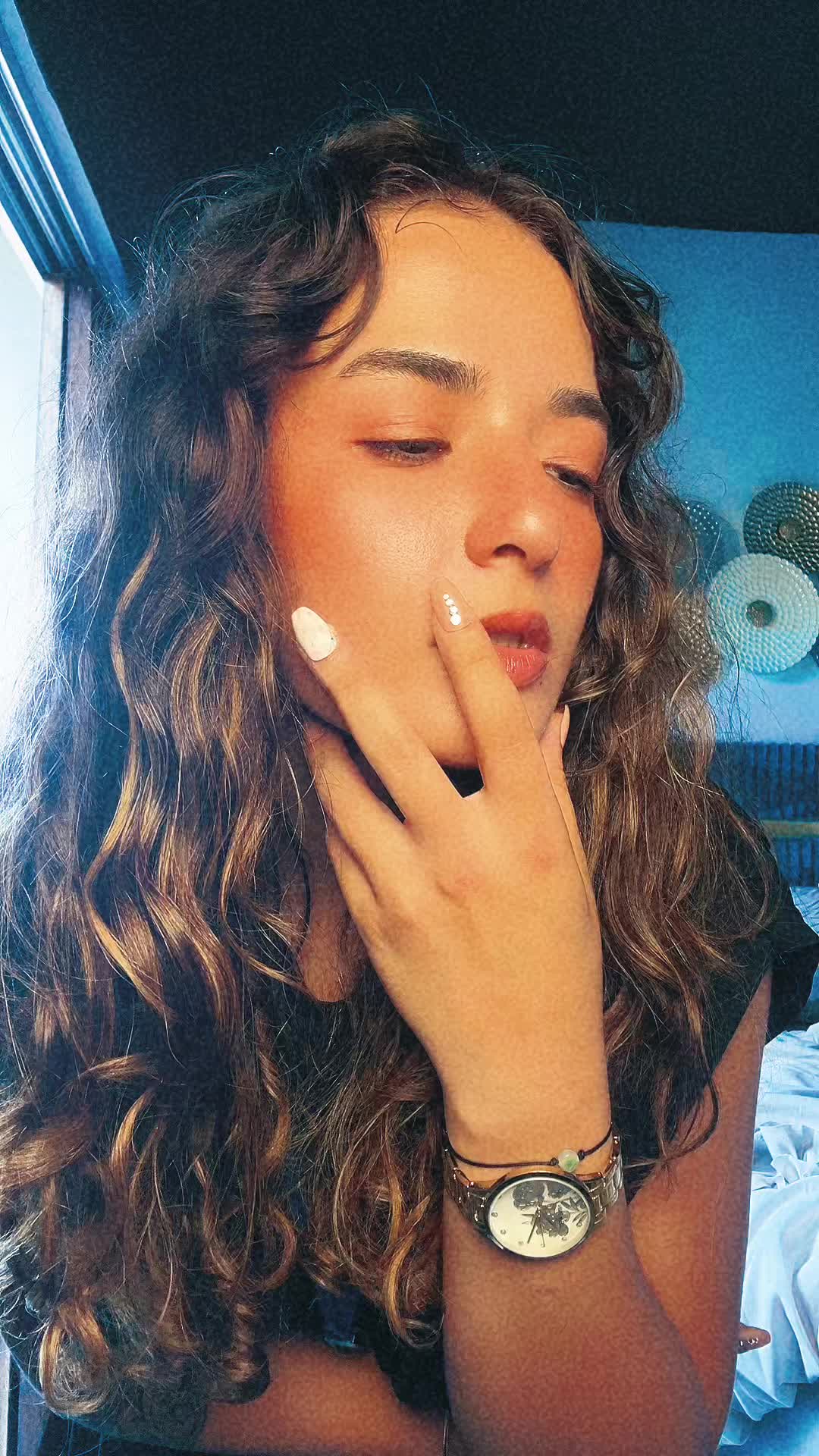 @Moon_Bees