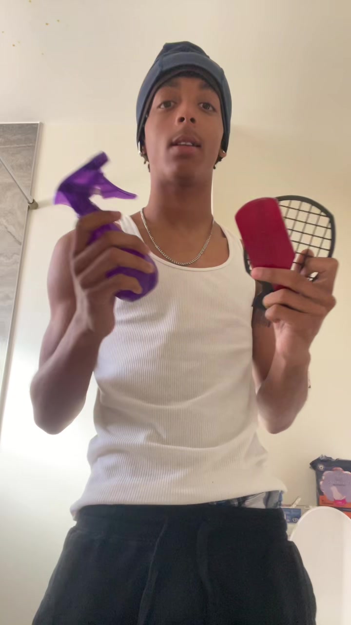 @⃟