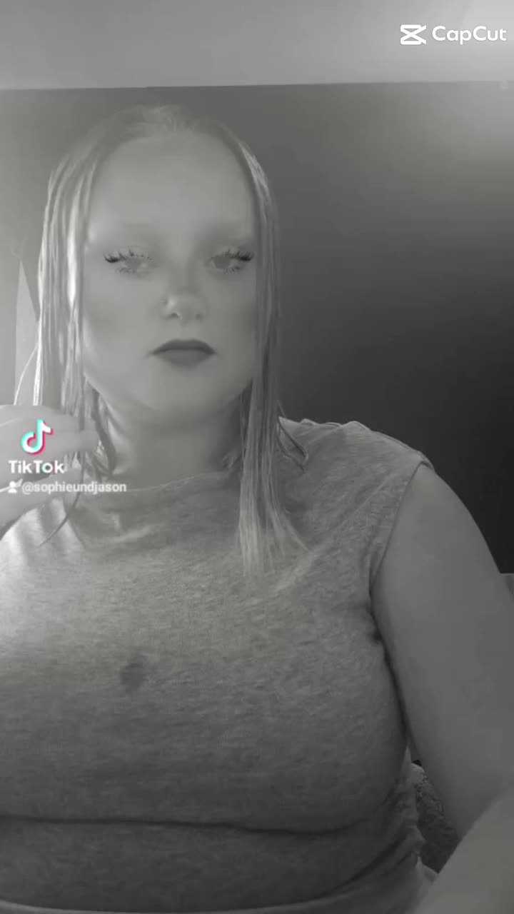 @Sophie🦋🎙