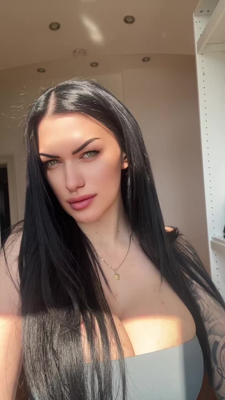 @Inked_Kira 📚
