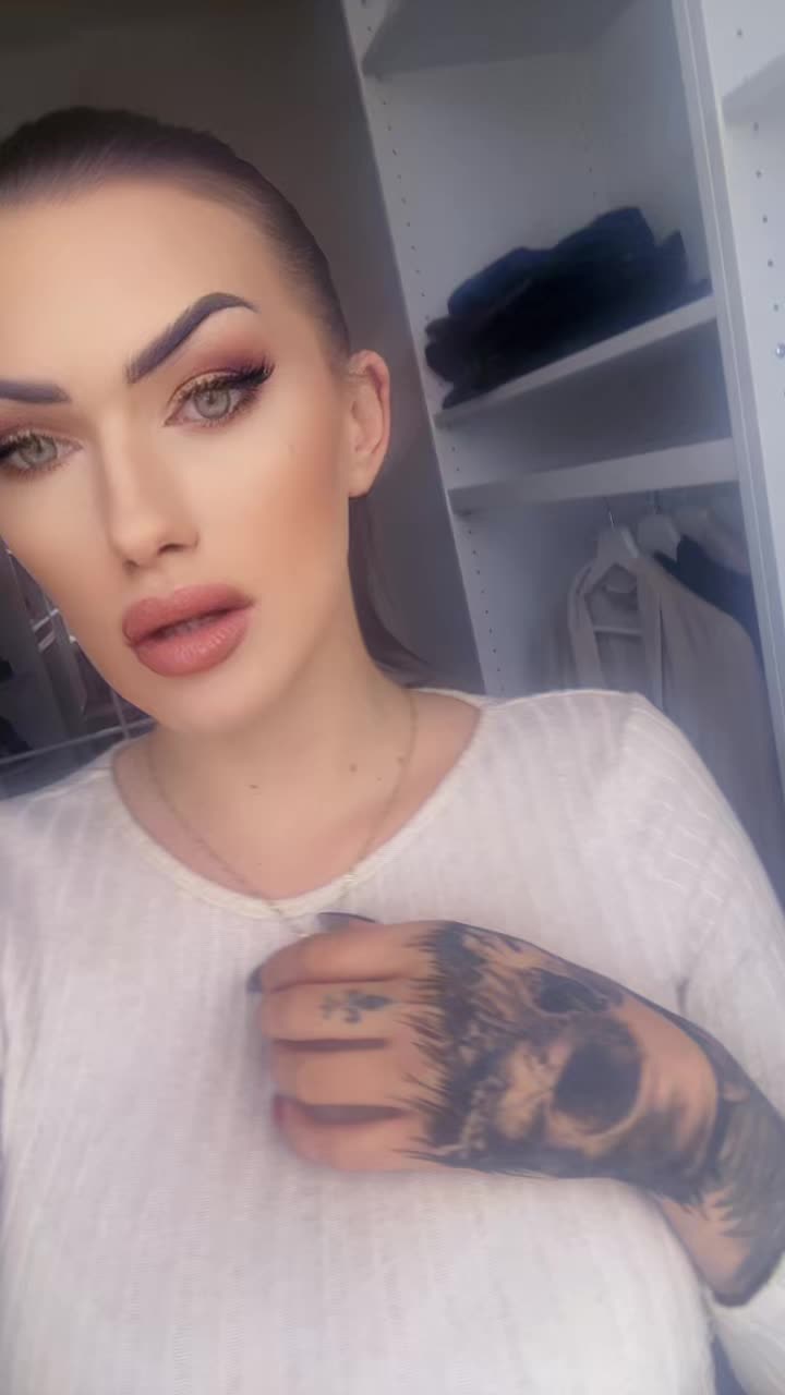 @Inked_Kira 📚