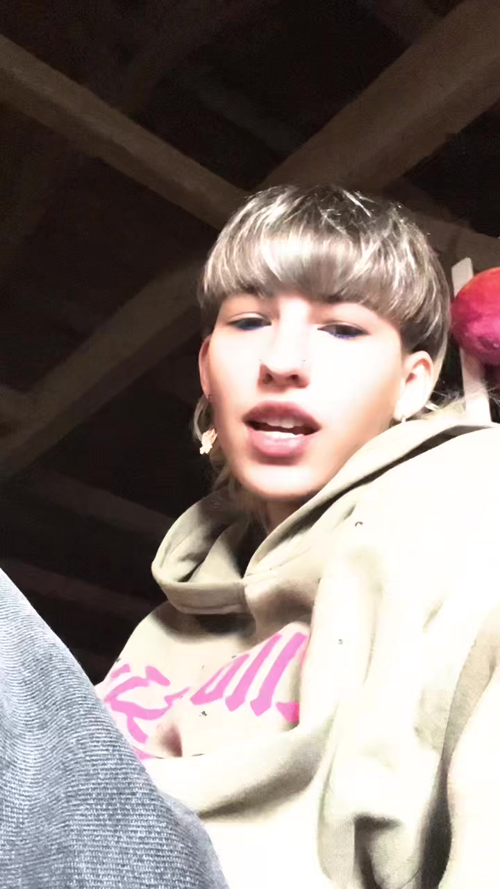 @Läusika🏳️🌈
