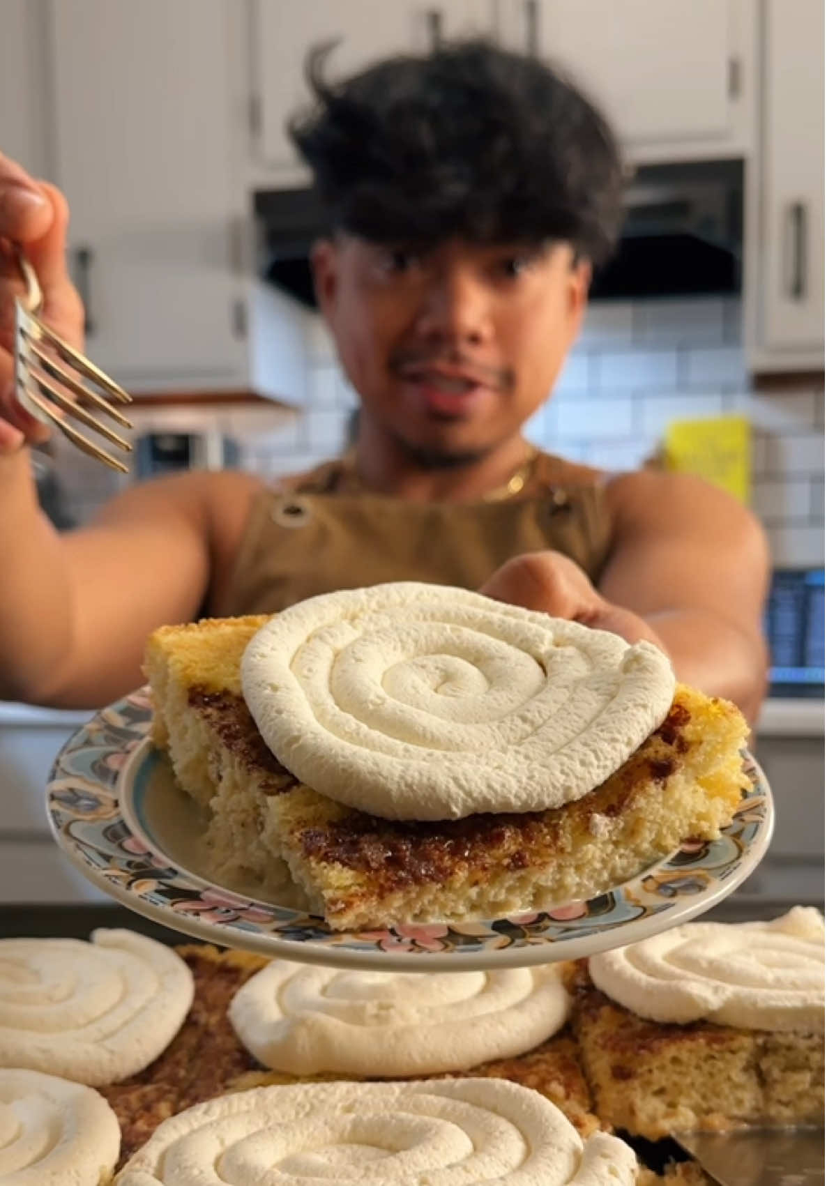 @theshirtlesshomebaker