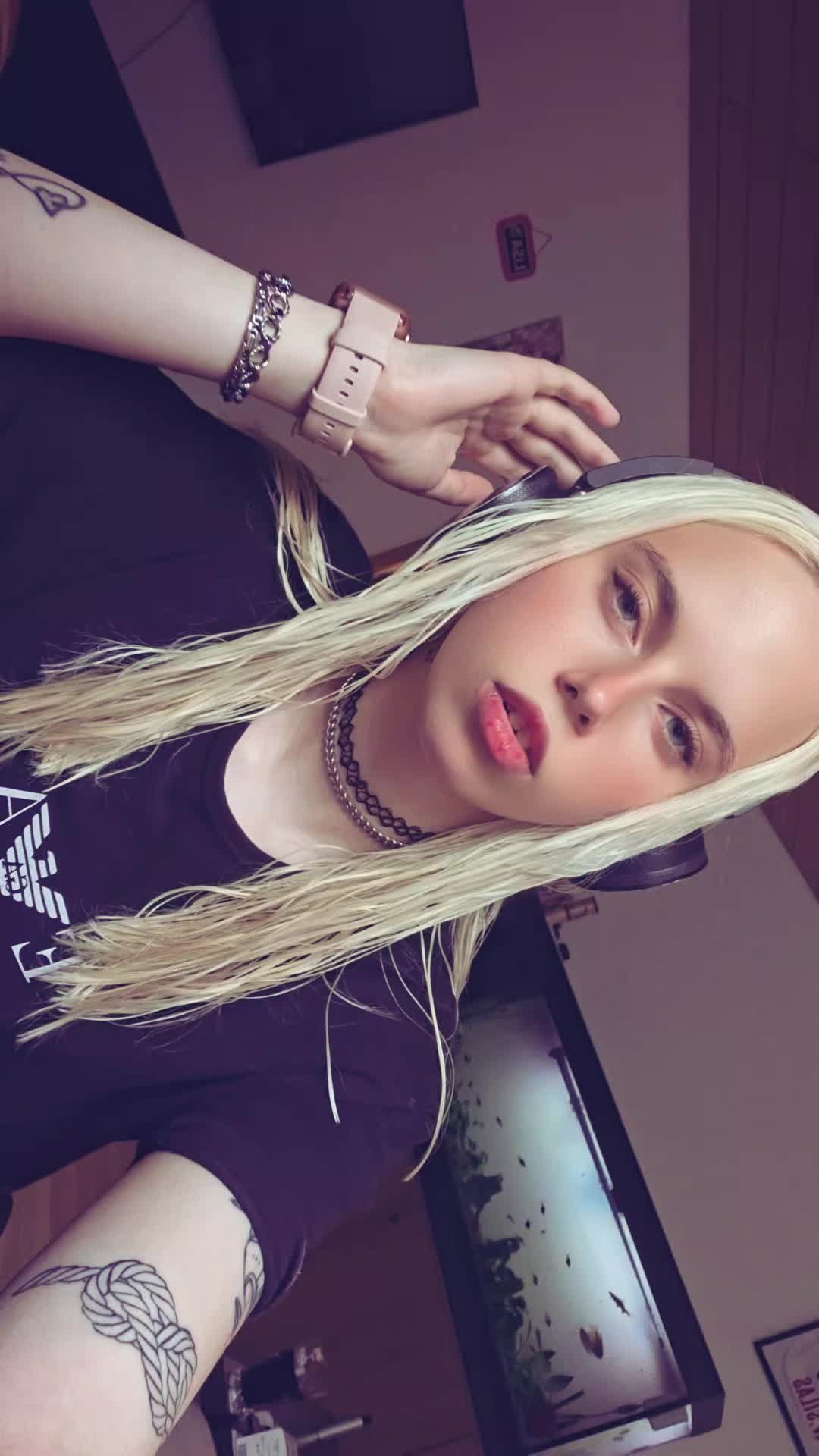 @𝐋𝐢𝐬𝐚