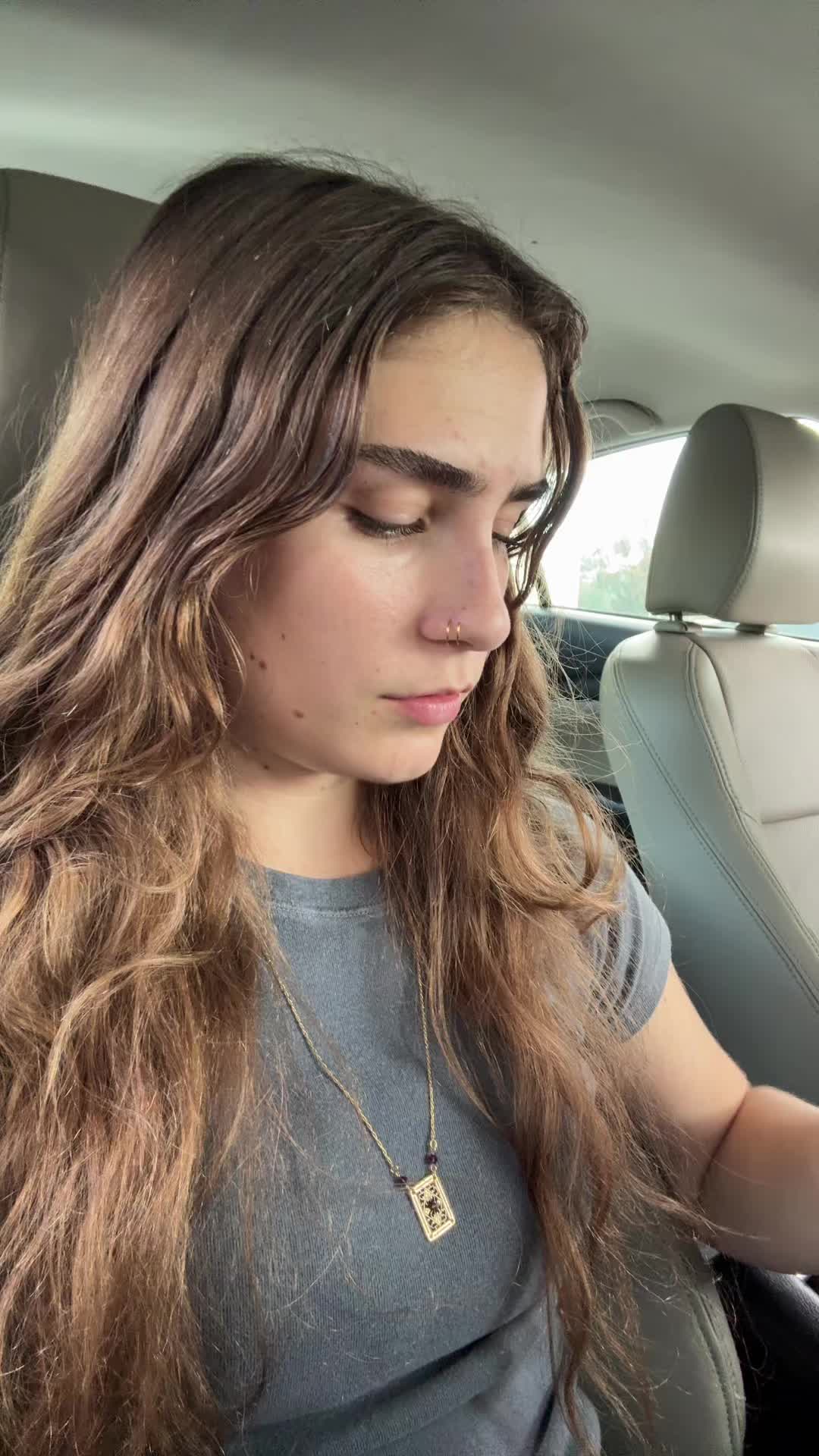 @🐝