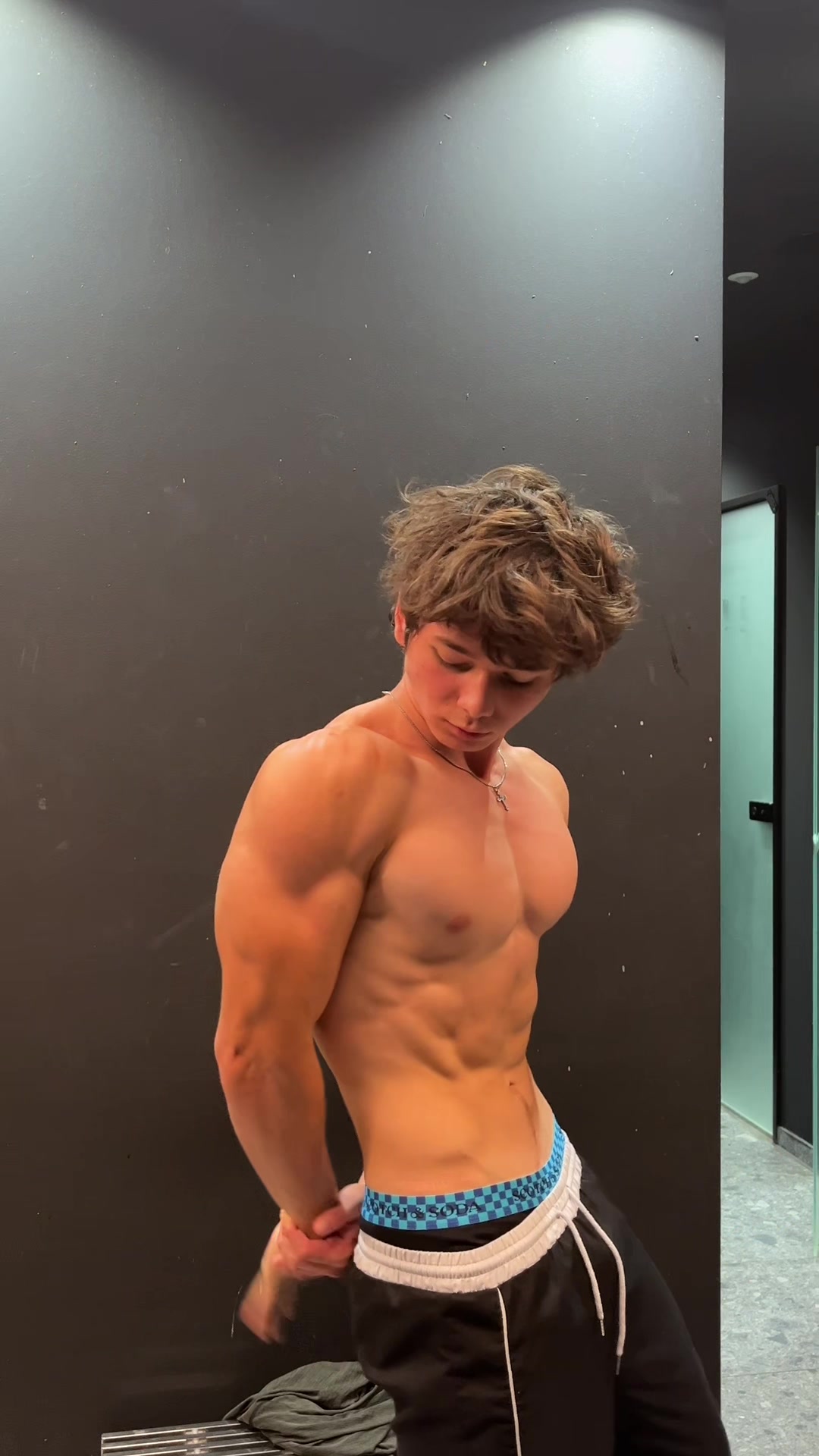 @Y4nNetics