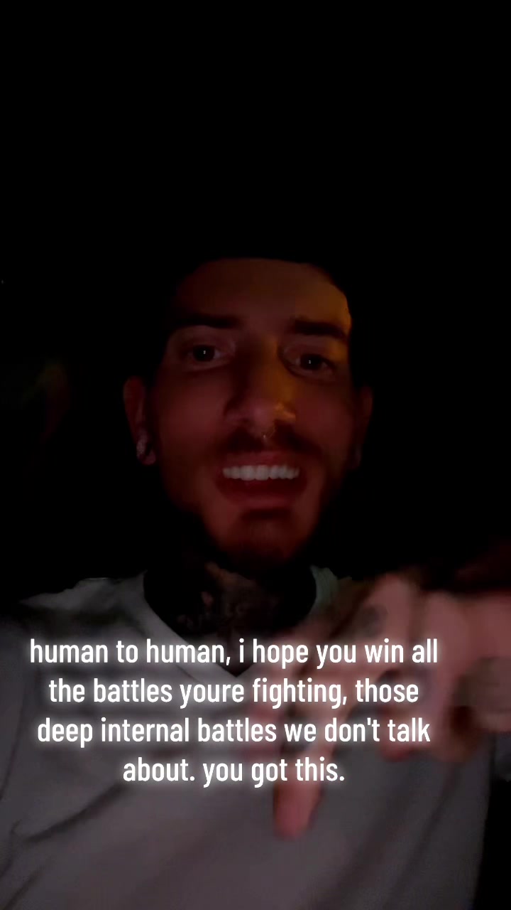 @Hollywood87