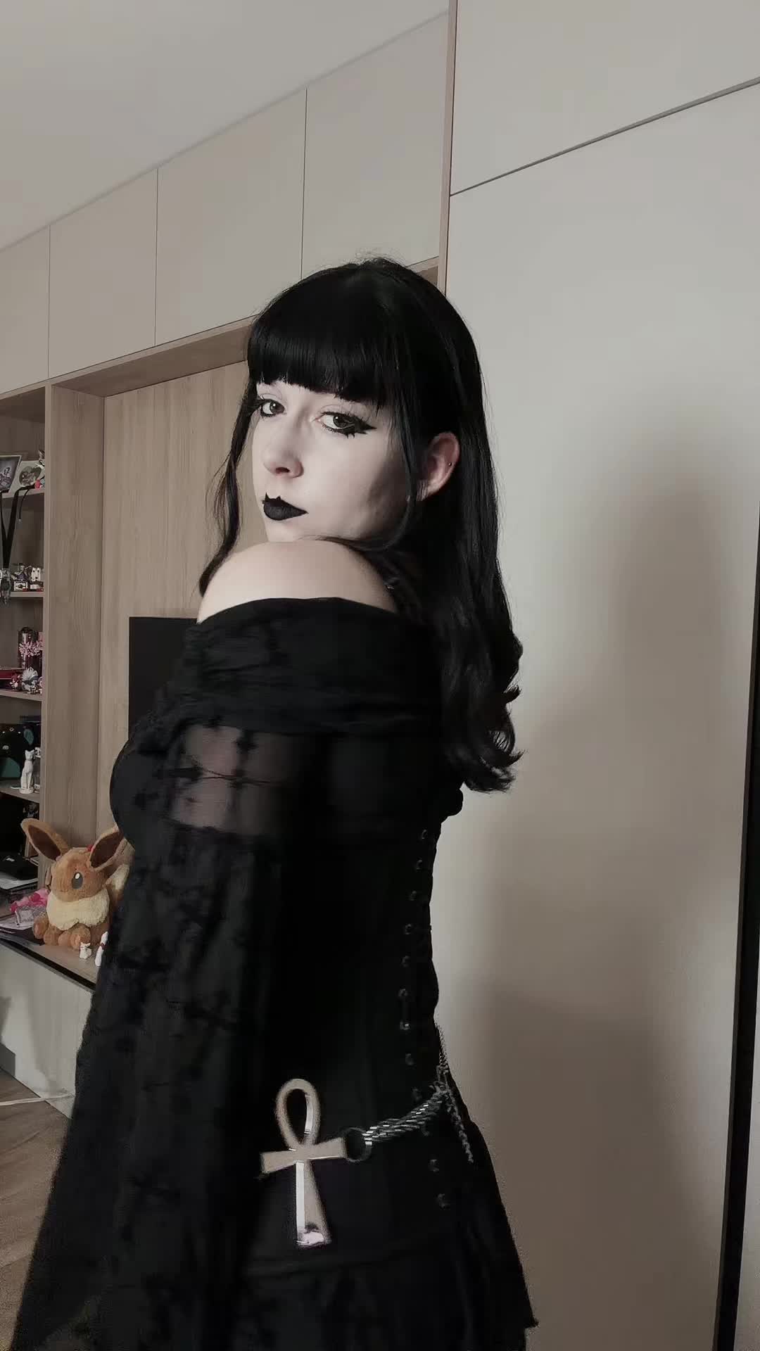 @𝓝𝓮𝓫𝓪 🦇