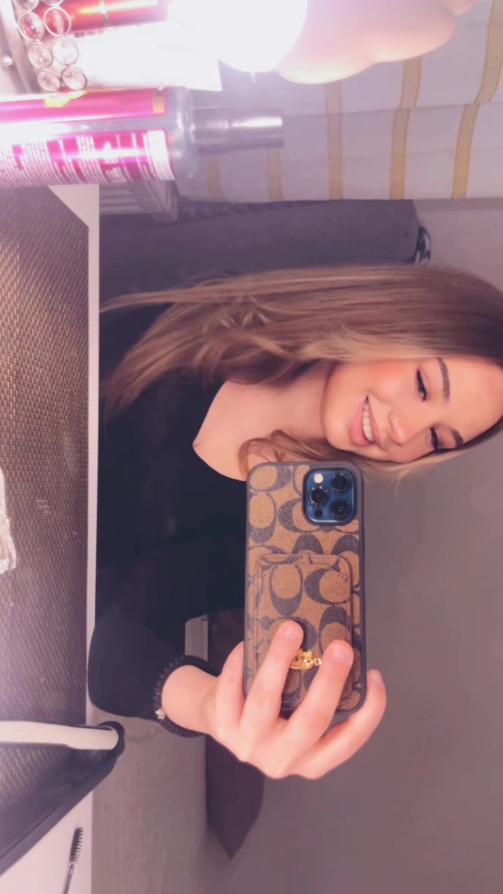 @𝐣𝐞𝐥𝐞𝐧𝐚