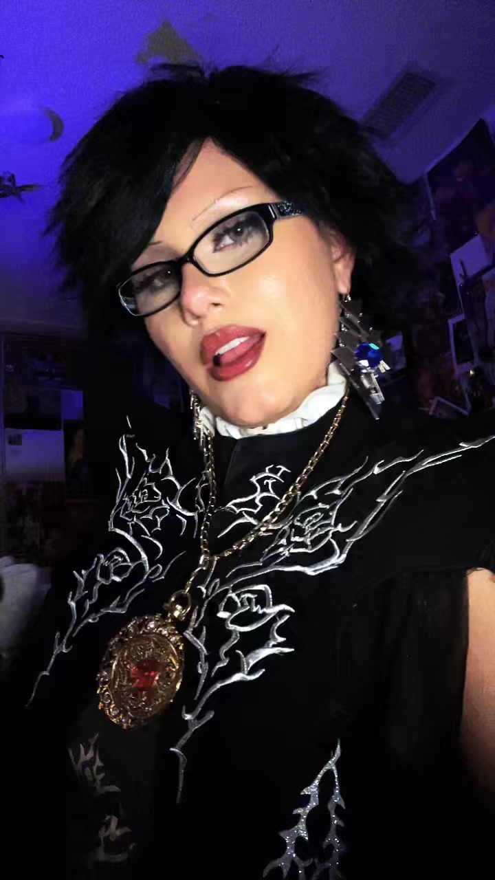 @therealbayonetta