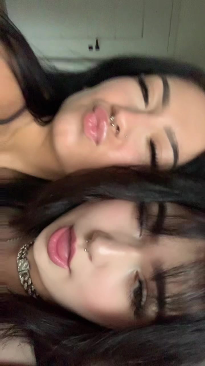 @𝒩.