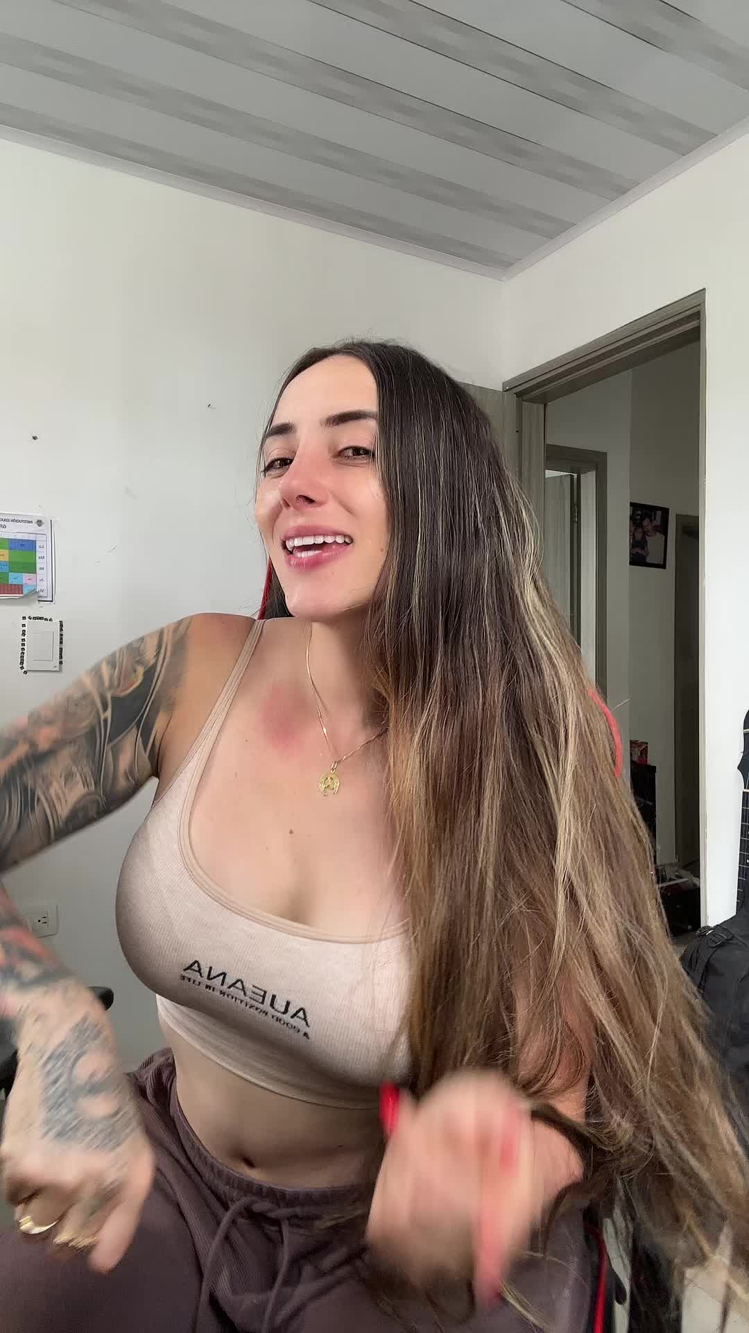 @Paola_londonoo