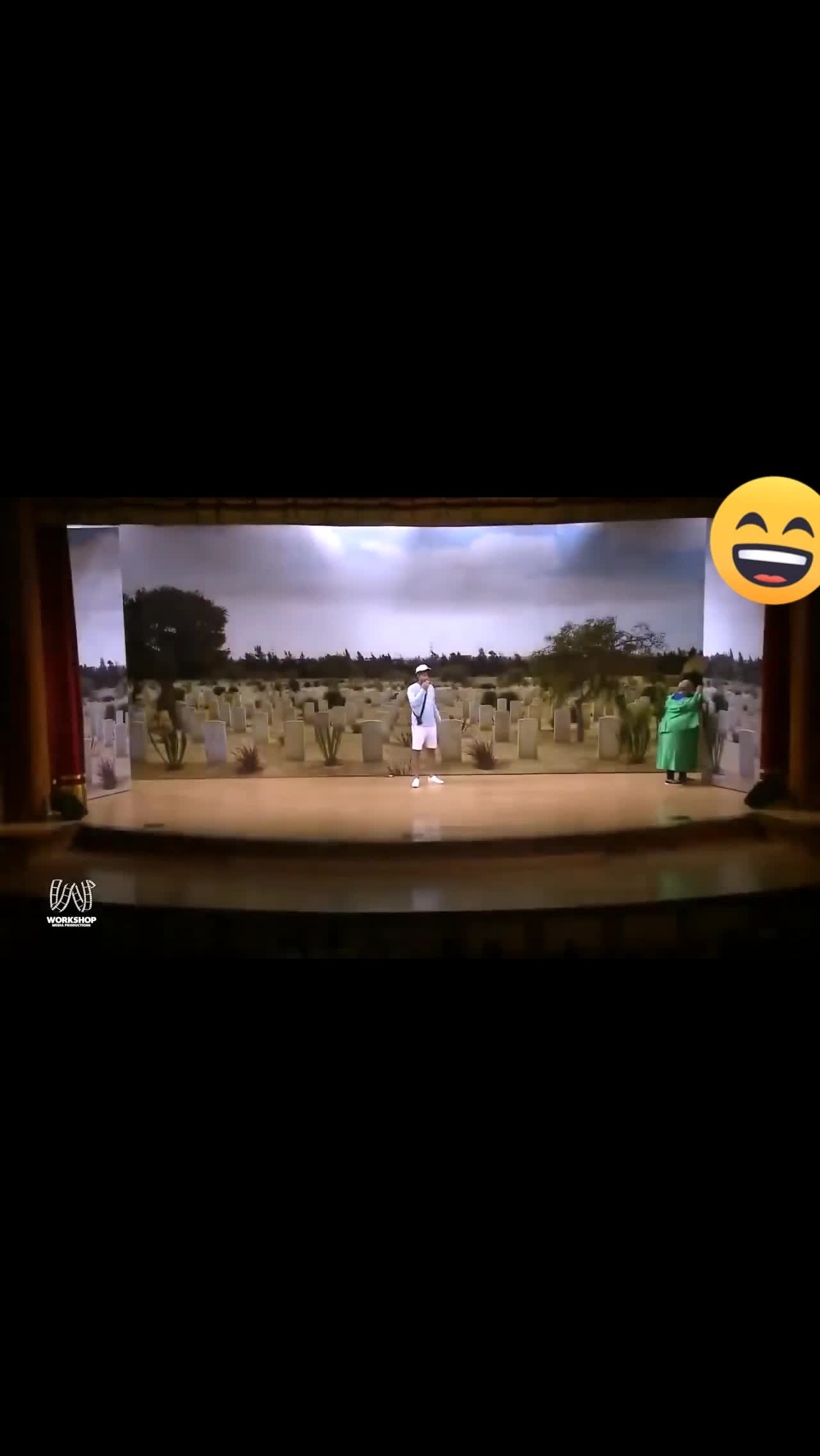 @كومديا 😂