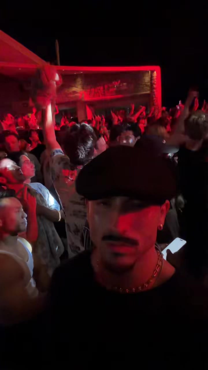 @Mondo
