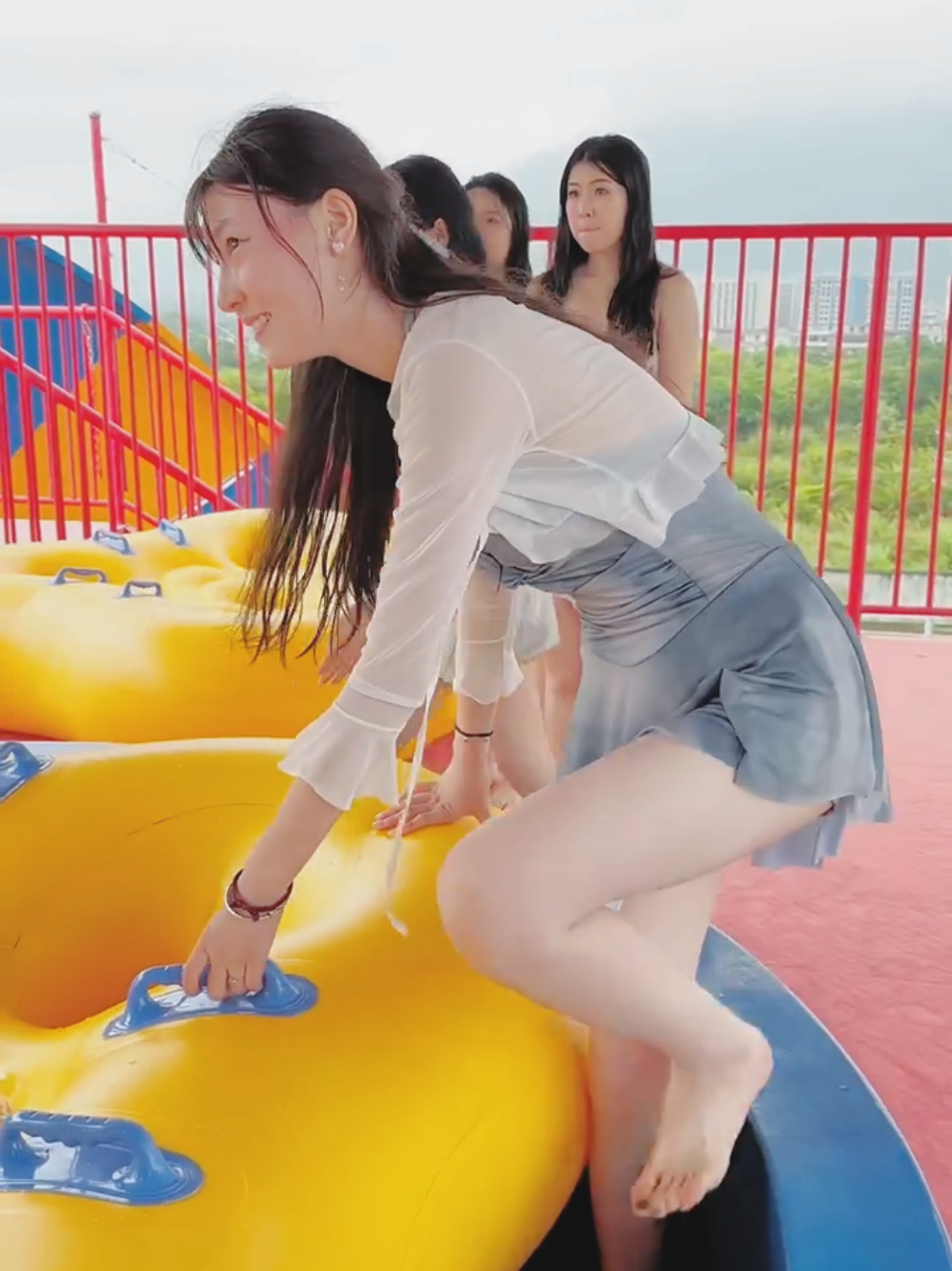 @Beeシ