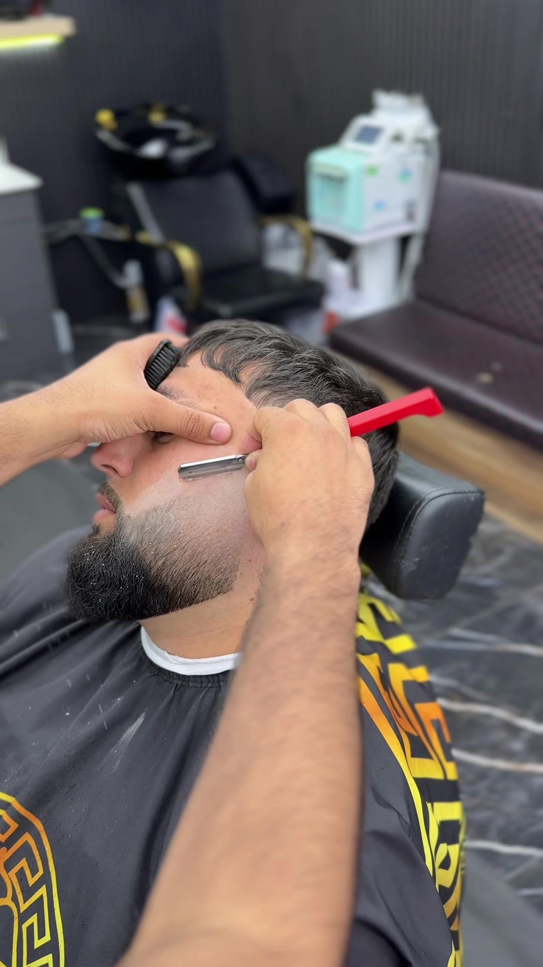 @Sharjeel barber05