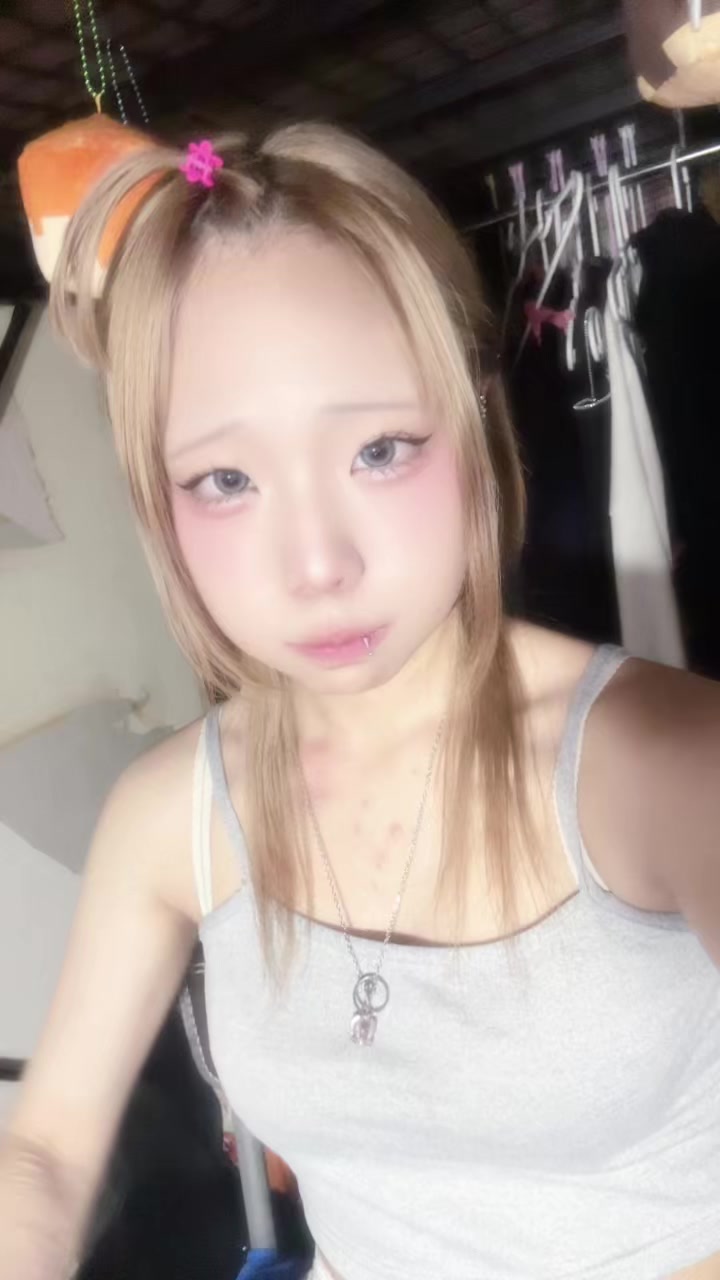 @陰キャちゃん(⃔ *`꒳´ * )⃕↝
