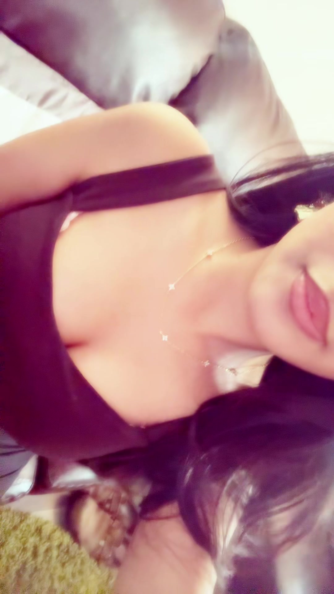 @anuxo_