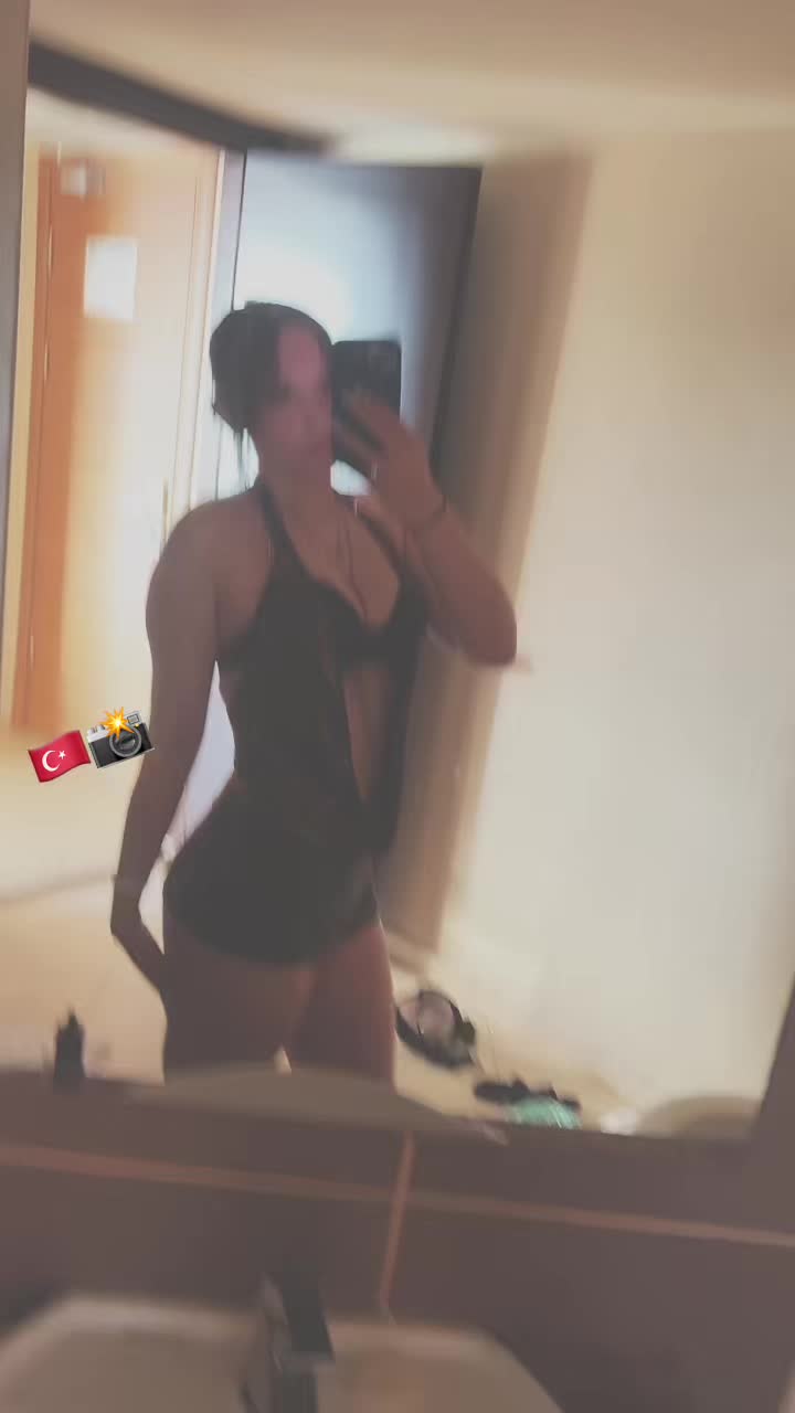 @𝐟 𝐫 𝐞 𝐲 𝐚👸🏻
