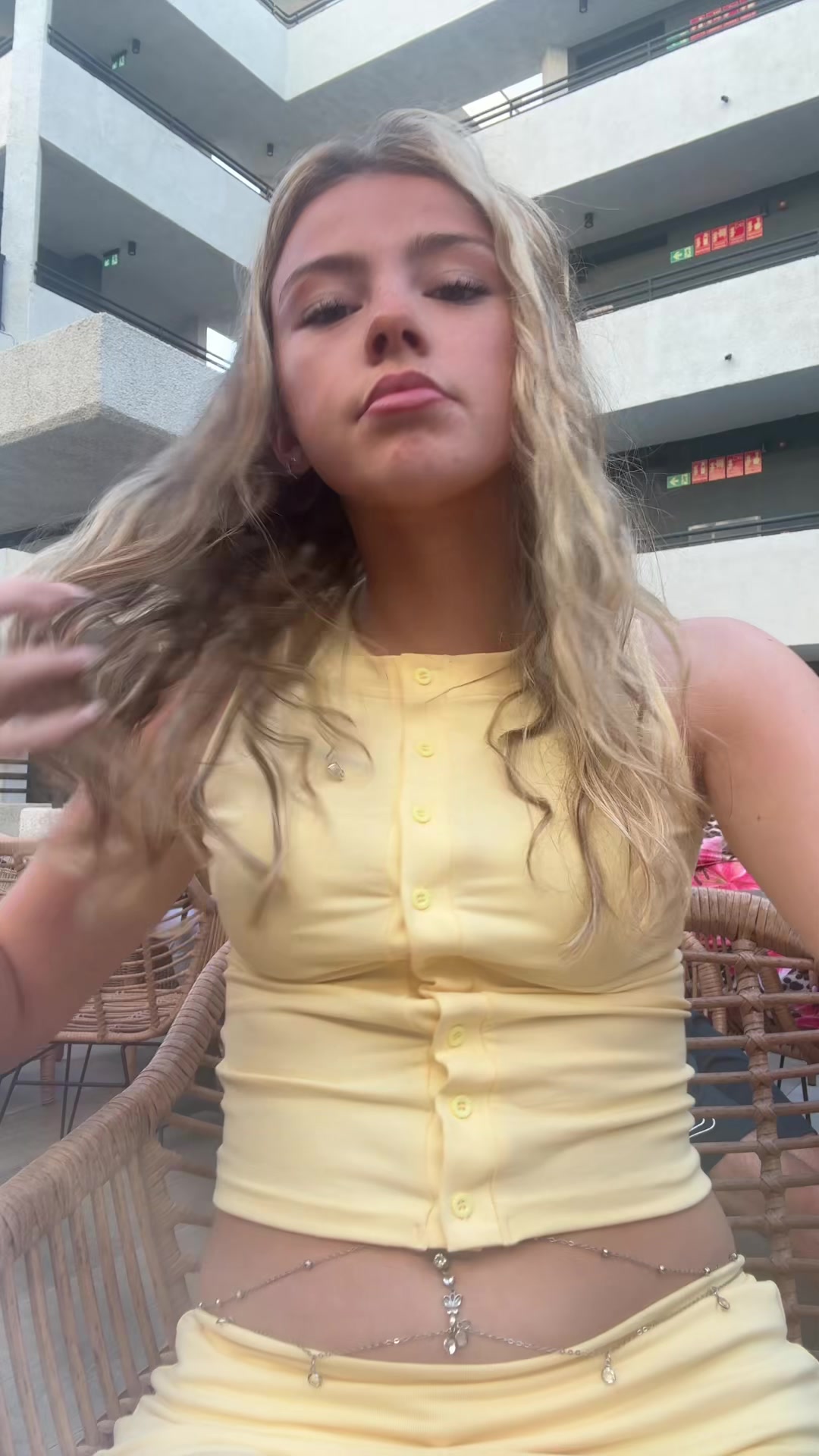 @lo