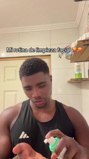 @MikeMilfort*.*🇭🇹
