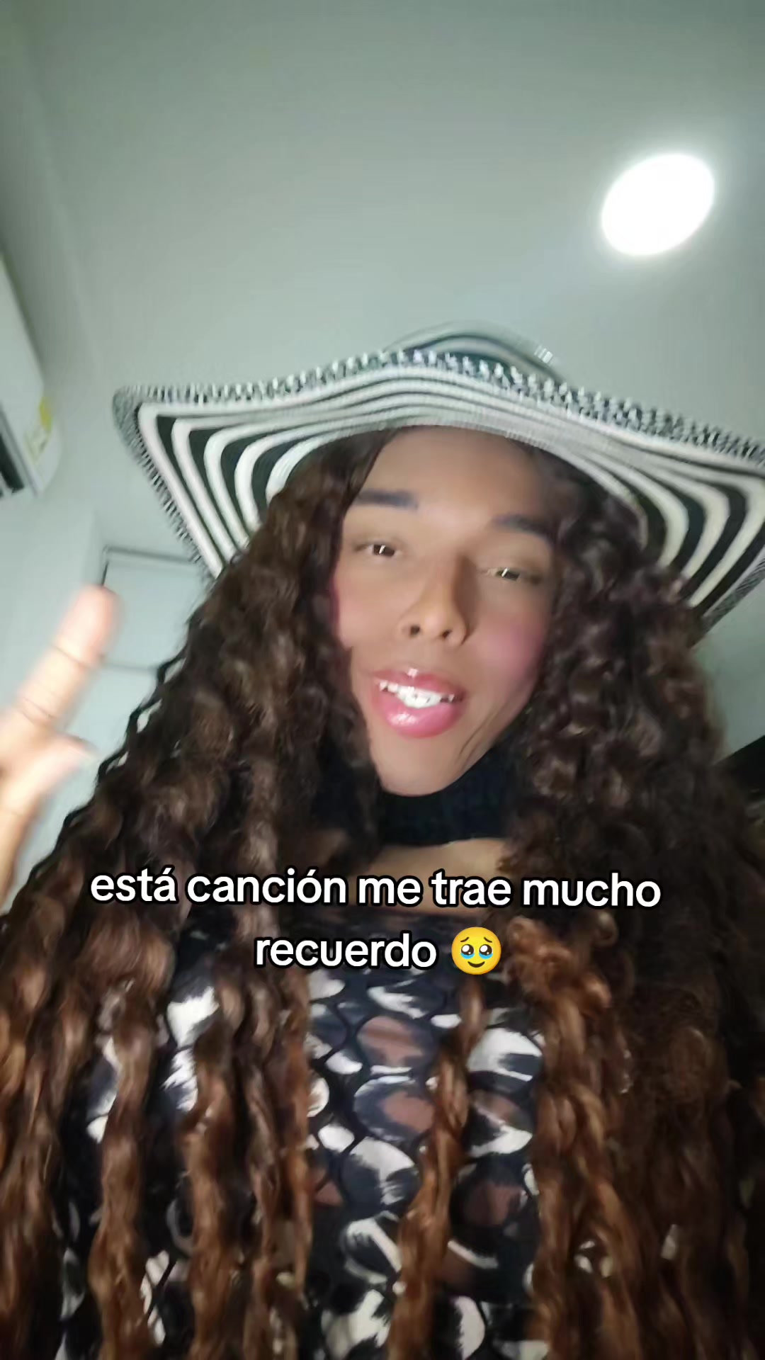 @LatraviesaOficial