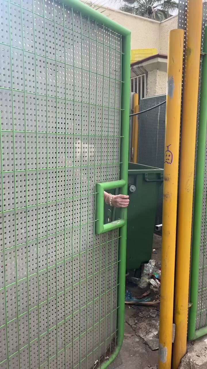 @מירב מלכת הזבל והעציצים