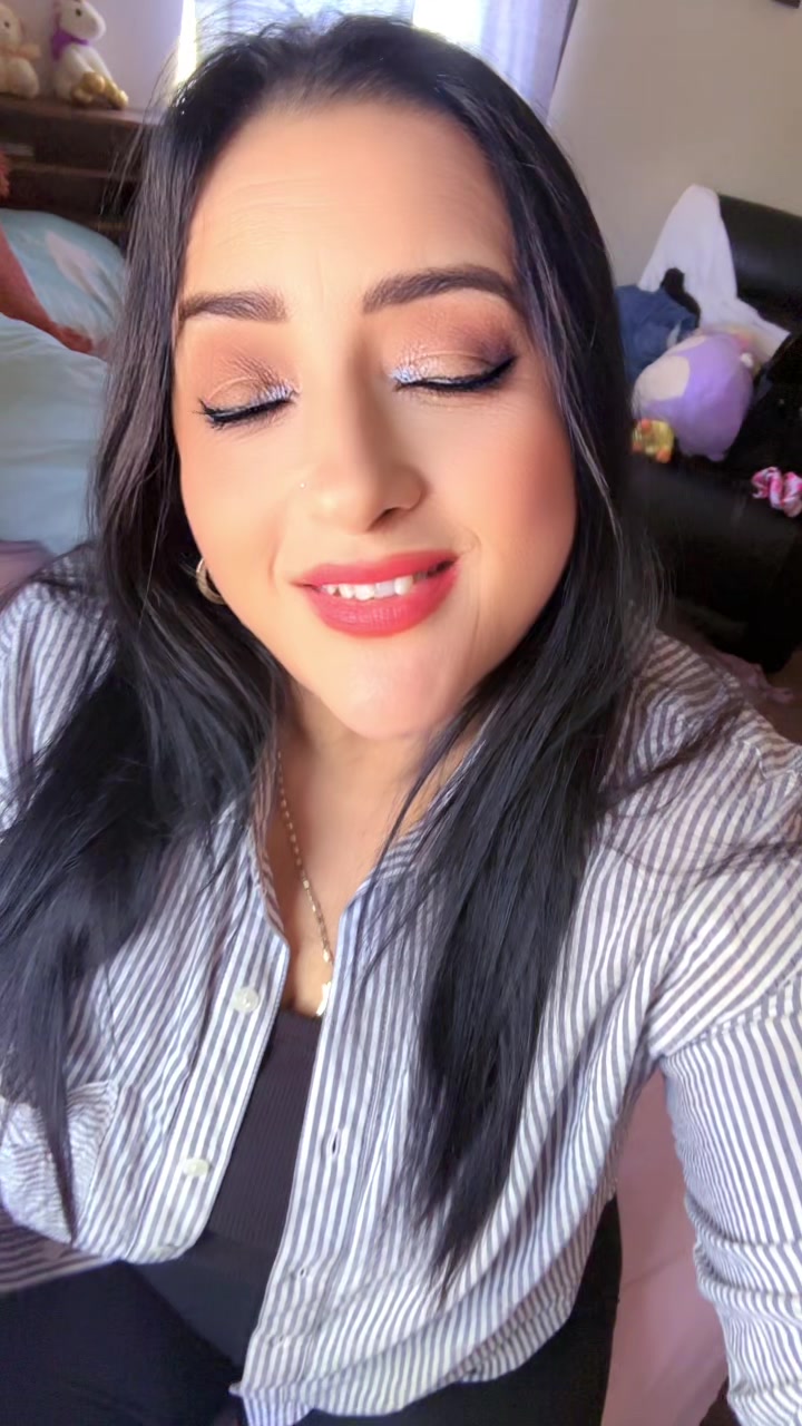 @Brenda ojitos 👀 lindos 🙏😇🥰
