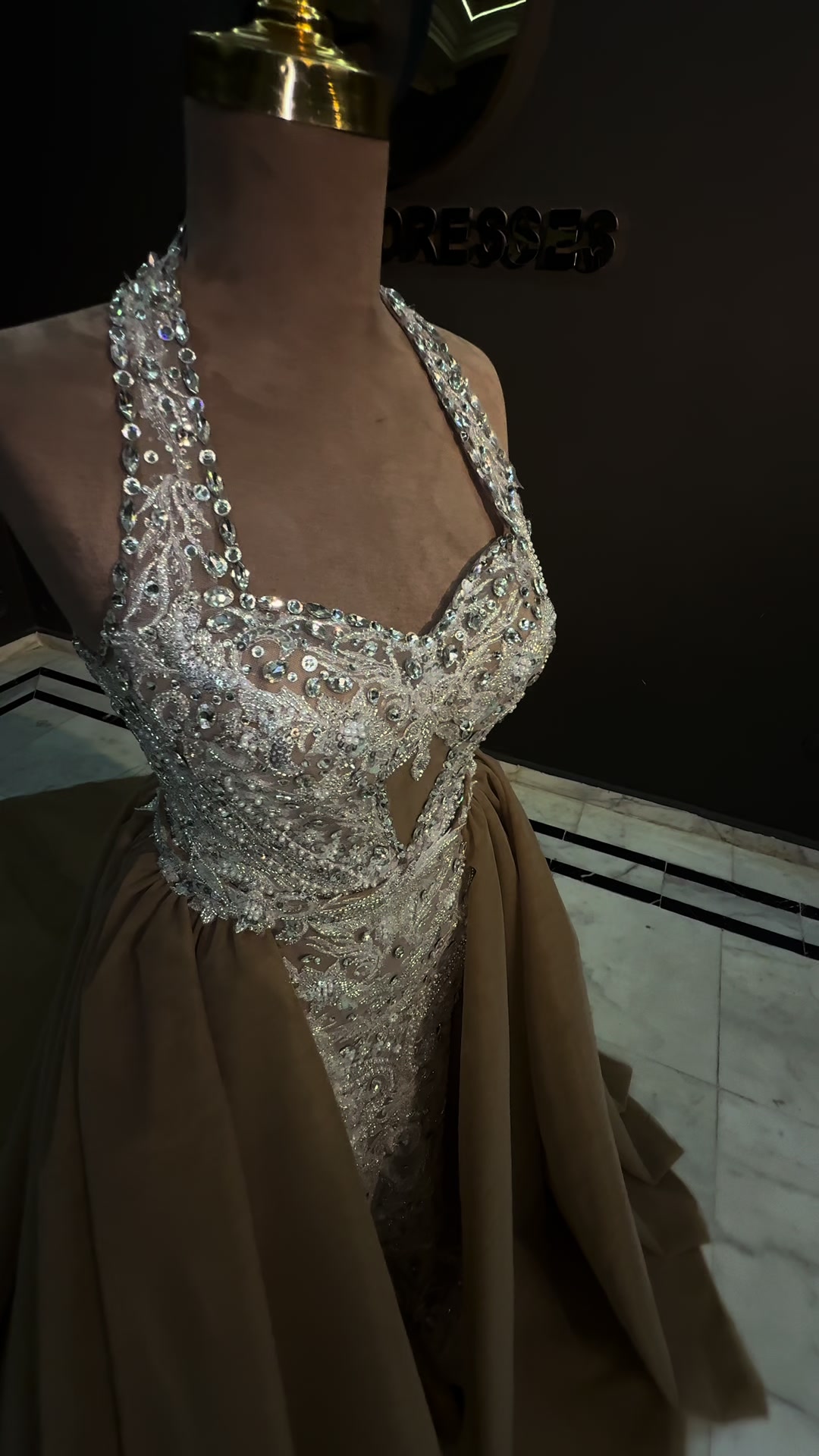 @TRENDY DRESSES