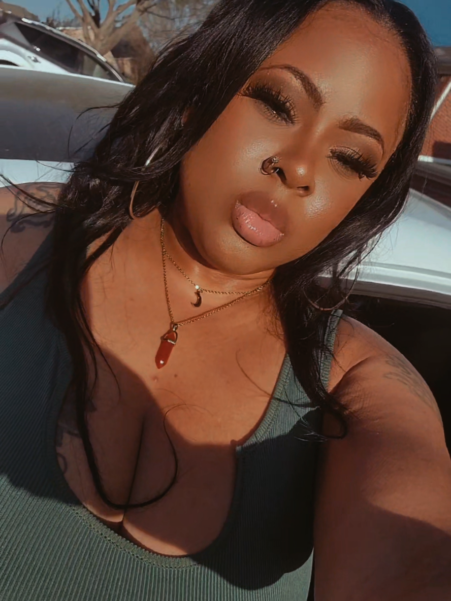 @😘♉️ Danni Rose ♉️😘