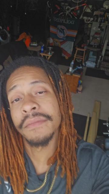 @Datboisee