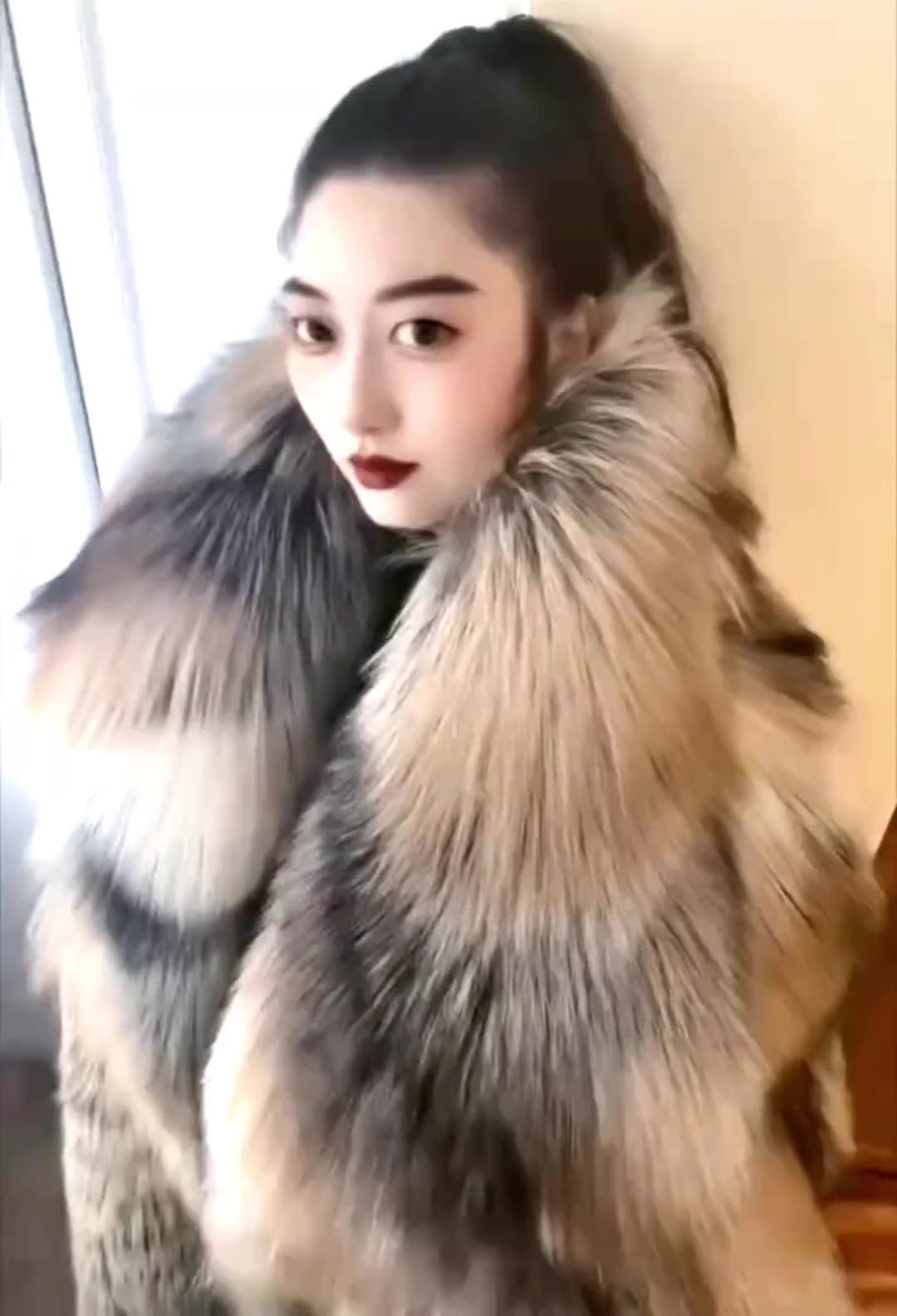 @Fur coat fans