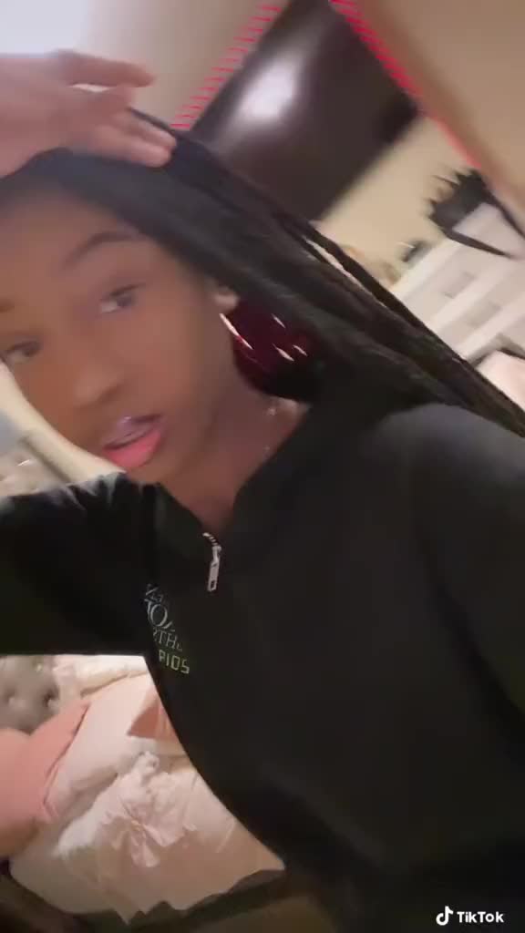 @Ava