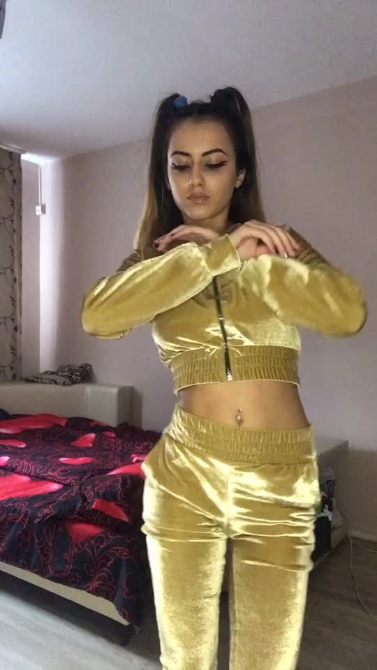 @Andreeacb