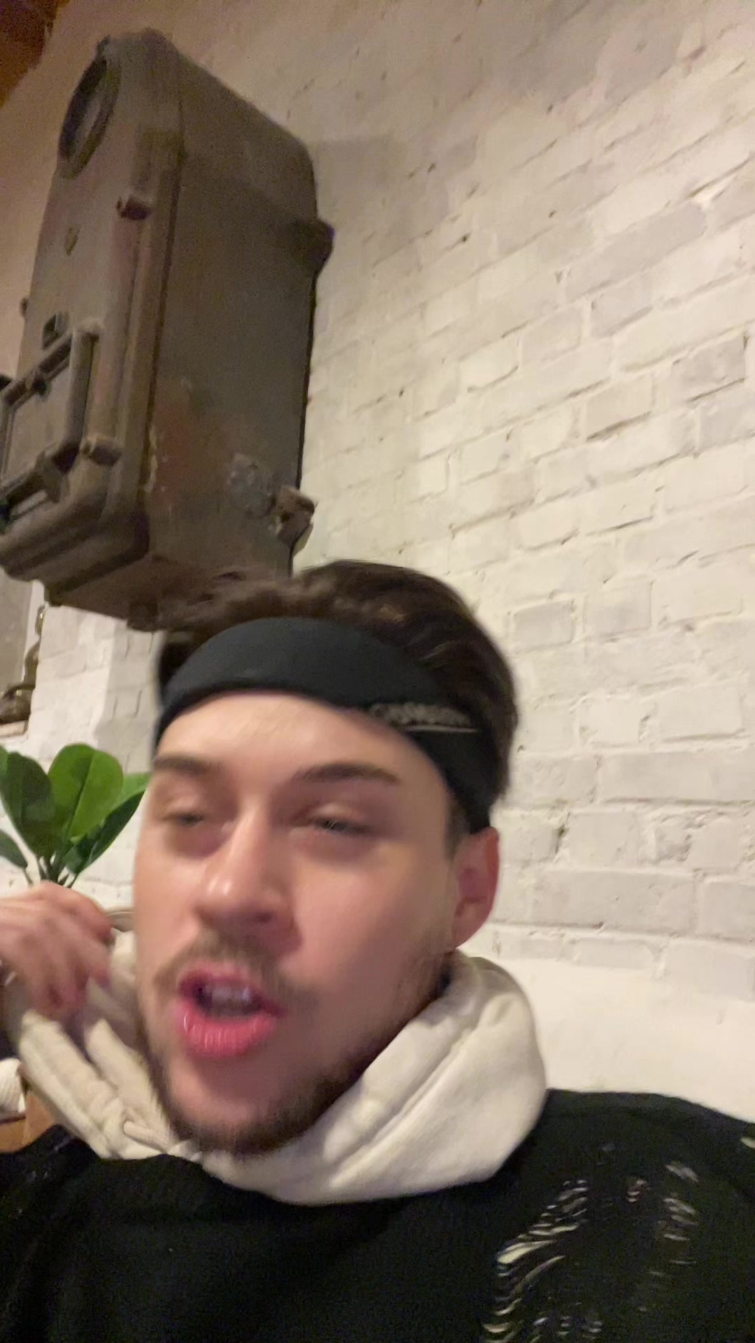 @FRENCHGUYSAGAIN