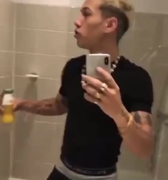 @♡𝕝𝕒𝕣𝕣𝕪♡