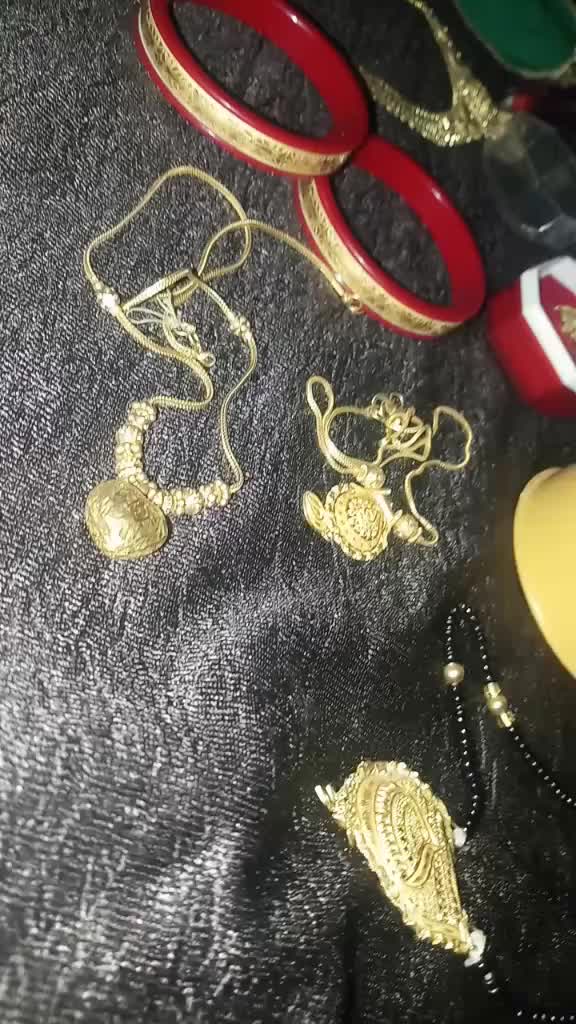 @julieeeeee