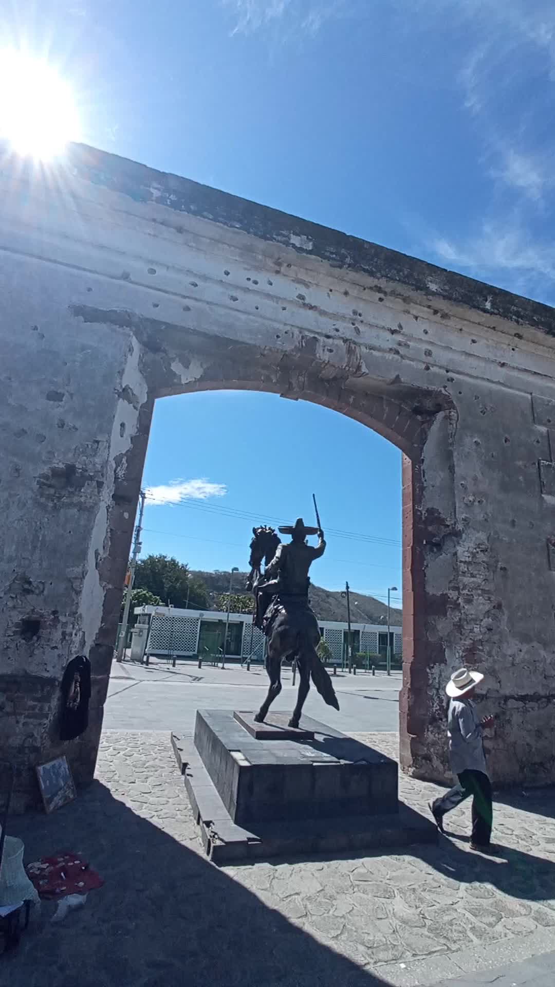 @RECORRIENDO LA HISTORIA