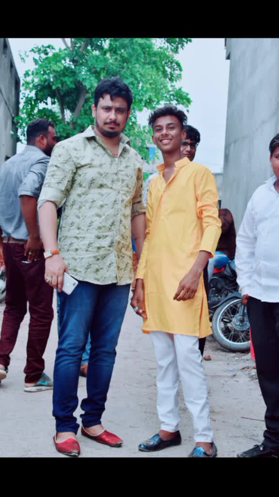 @Monu....👊🏻......😎
