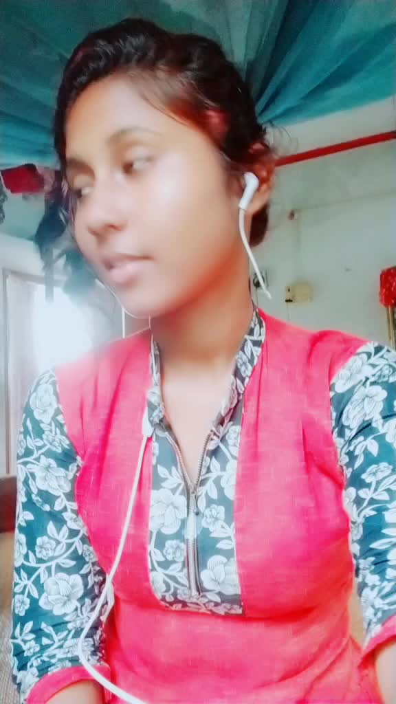 @𝓔𝓵𝓪 𝓣𝓪𝓷𝓲𝓪