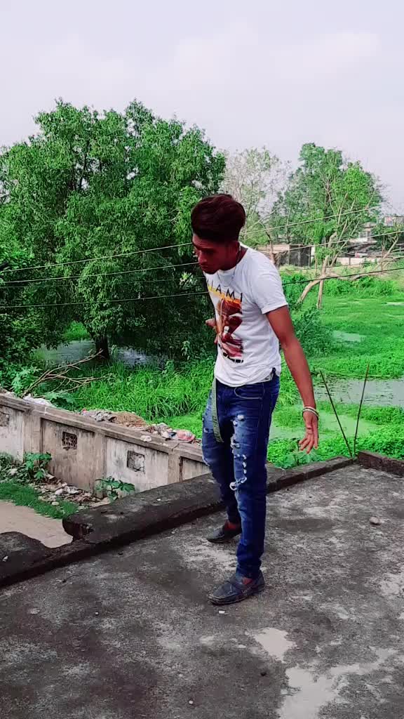 @I am on man army 😡