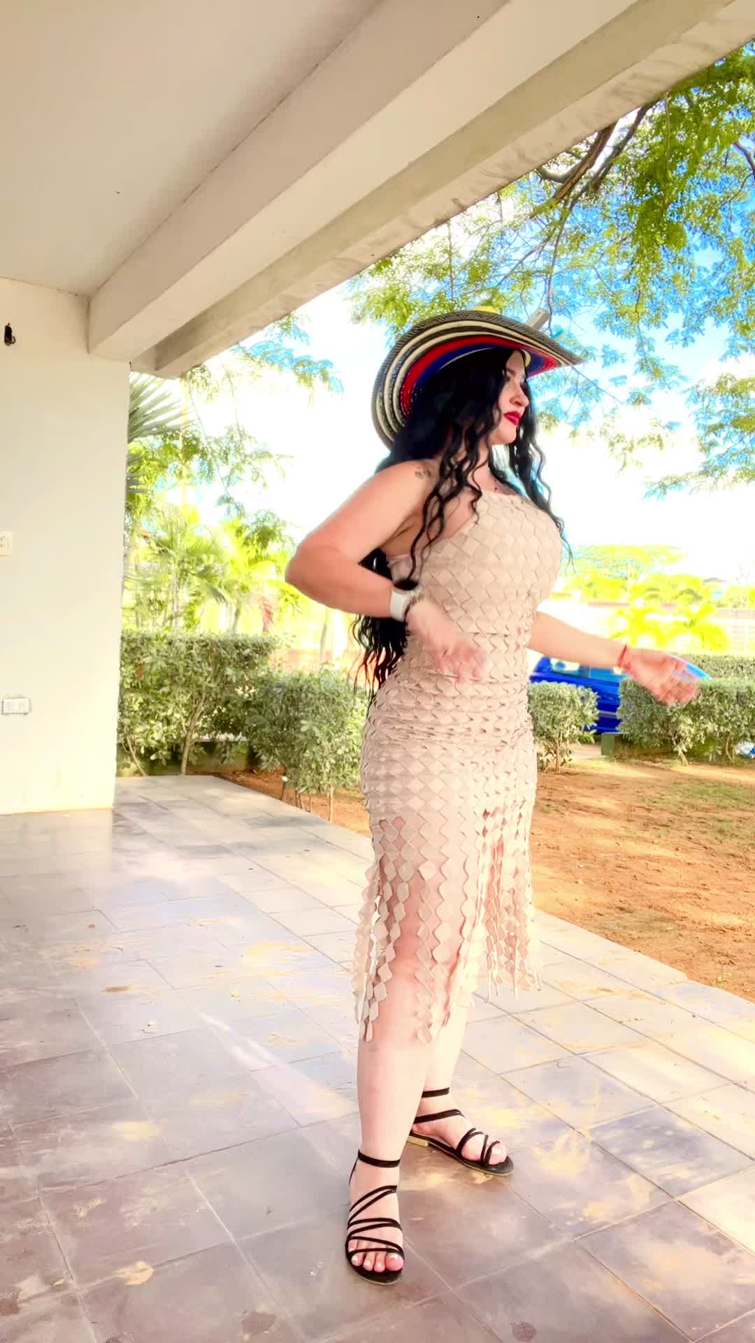 @Gina González