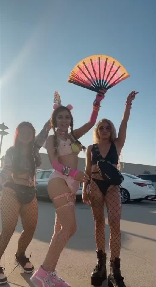 @Kara 🐱🎀🧋
